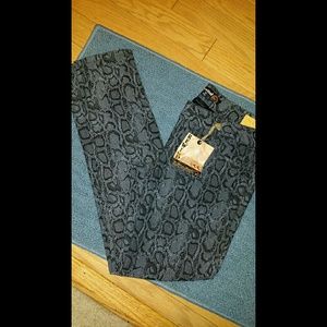 Rewind Grey Snake Print Jeans Size 7 NWT